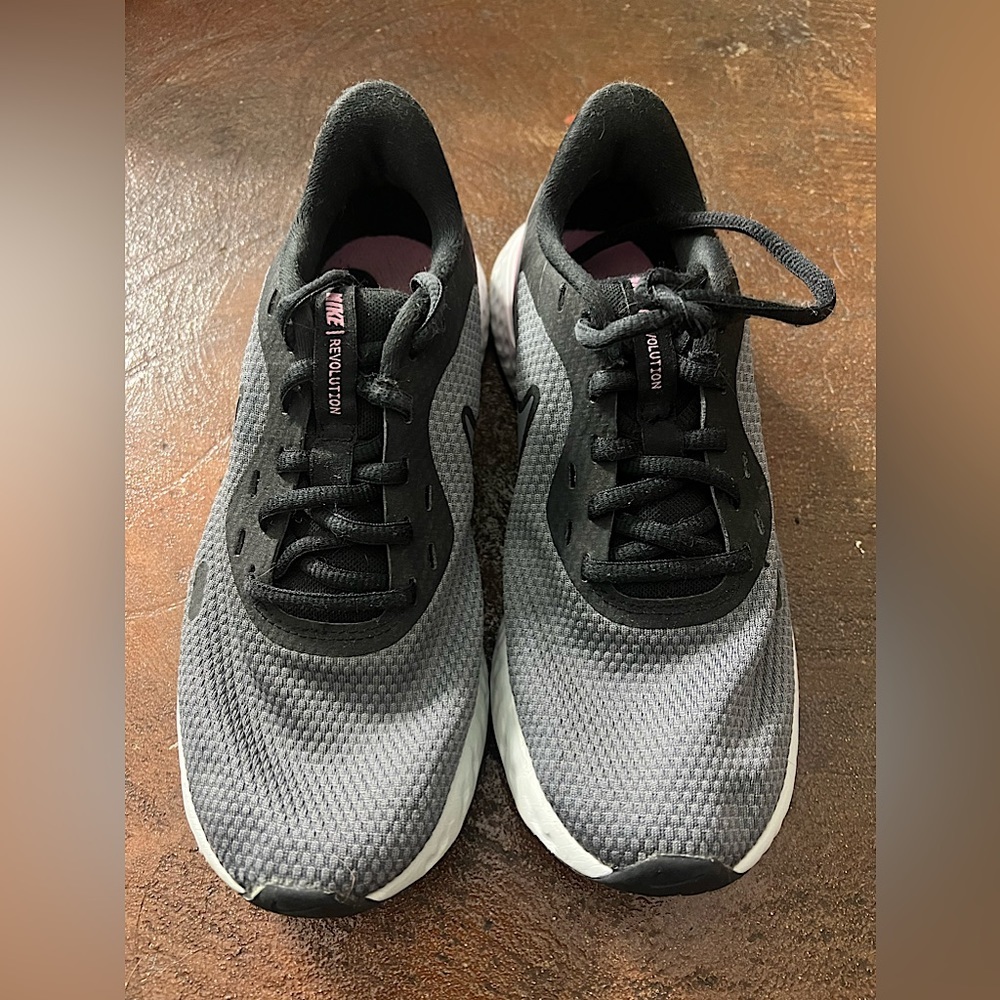 Nike Revolution 5 Psychic Pink/Gray/Black Running Shoes Women's US Size 6